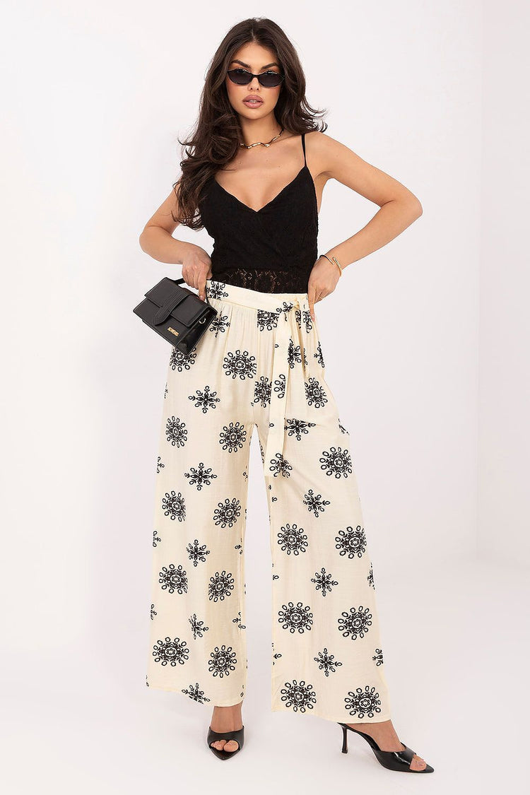  Pantaloni de damă model 226626 Italy Moda 